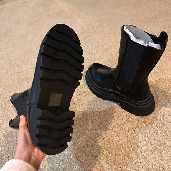 ASOS New Never Worn Black Platform Boots size 8 - Picture 3 of 3